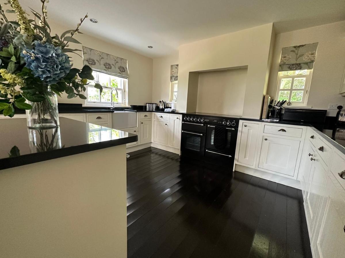 Ann'S Hill Villa Кокърмаут Екстериор снимка